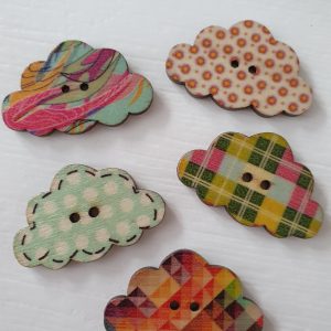 Houten knopen wolken 5 stuks