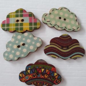 Houten knopen wolken 5 stuks