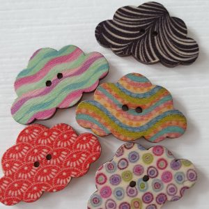 Houten knopen wolken 5 stuks