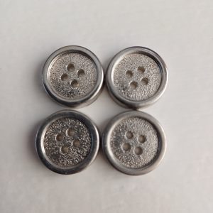 Zilverkleurige knopen 4 stuks