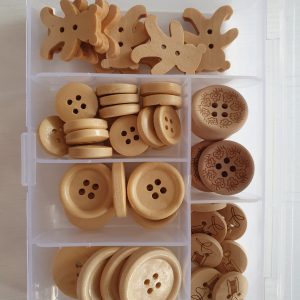 Doosje blank houten knopen