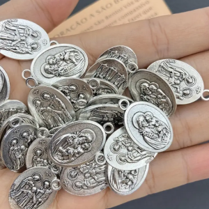 Heilige Maria zilverkleurige bedels 10 stuks