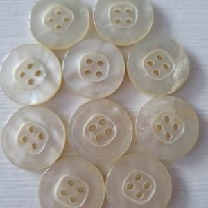 Witte parelmoer knopen 10 stuks