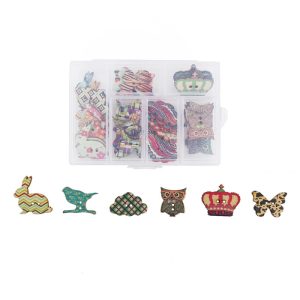 Doosje gekleurde houten knopen figuren
