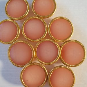 Zalmroze knopen met goud randje 10 stuks