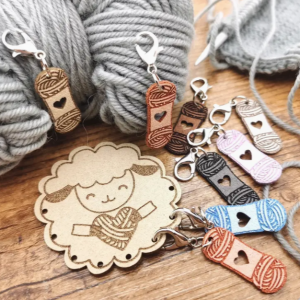 Stekenmarkeerders schaap met bollen garen 8 stuks