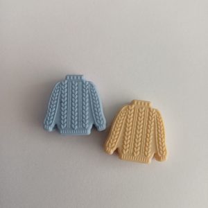Naaldstoppers 2 stuks blauwe en beige truien