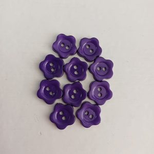Paarse knopen 10 stuks  bloemetjes