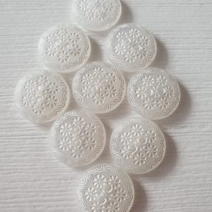 Witte knopen 9 stuks