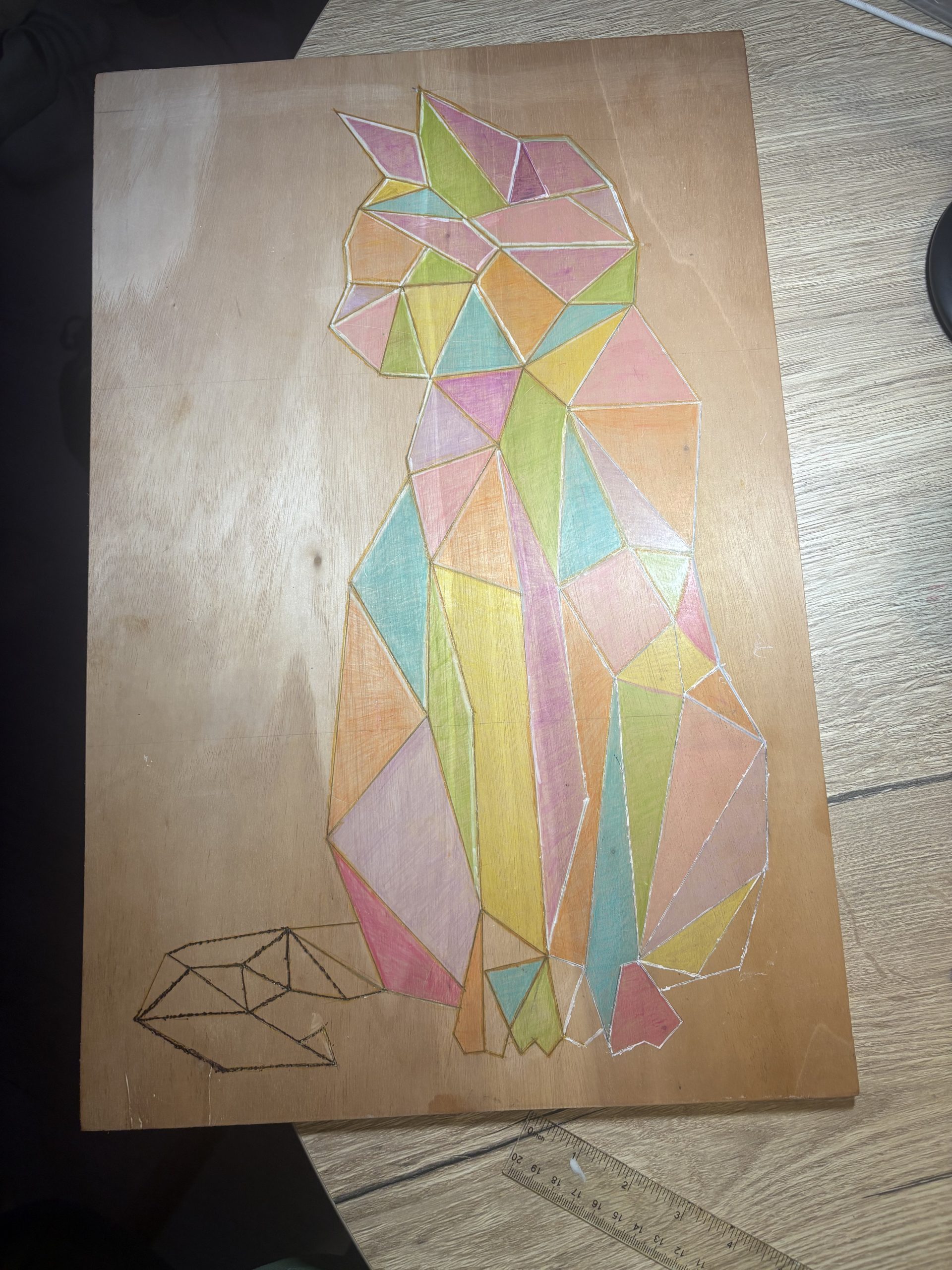Uniek handgemaakt geometrisch kattenkunstwerk op hout - Afbeelding 4